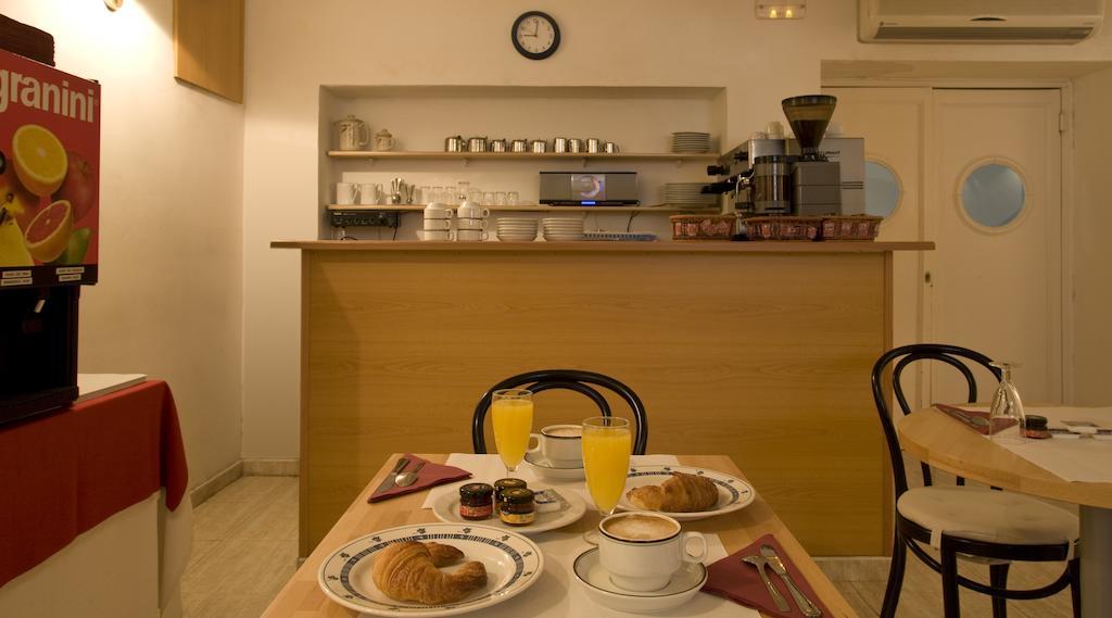 סיטגס Hotel Central Normandie מסעדה תמונה