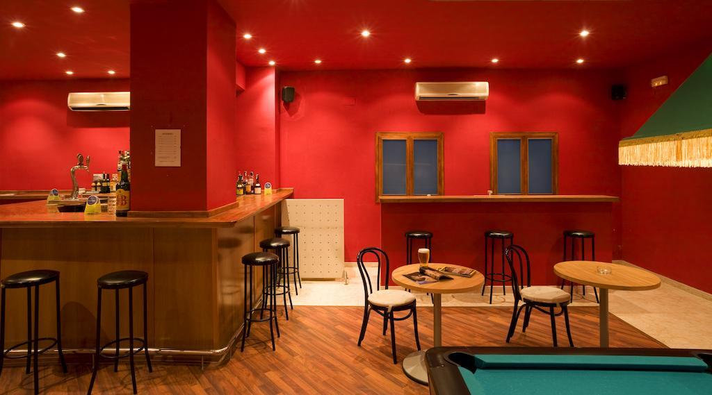 סיטגס Hotel Central Normandie מסעדה תמונה